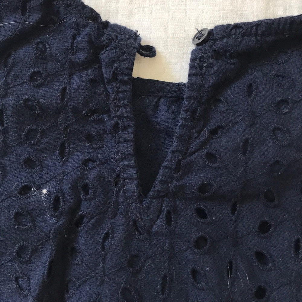 🔥 4 for $25🔥 BabyGap eyelet blouse - Picture 3 of 5